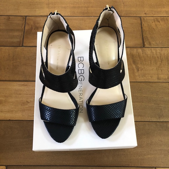 BCBGeneration Shoes - Like New BCBGeneration Black Zip Heels Sz 9.0